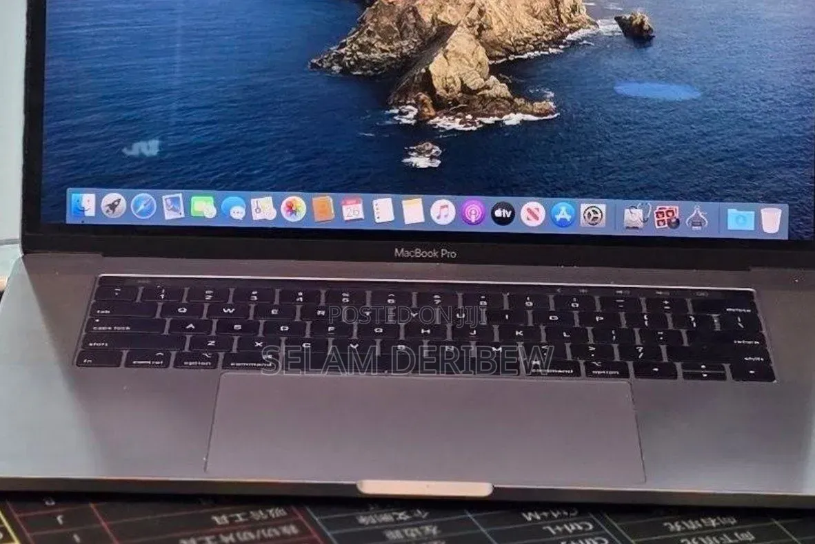New Laptop Apple MacBook Pro 2018 32GB Intel Core i7 SSD 1T
