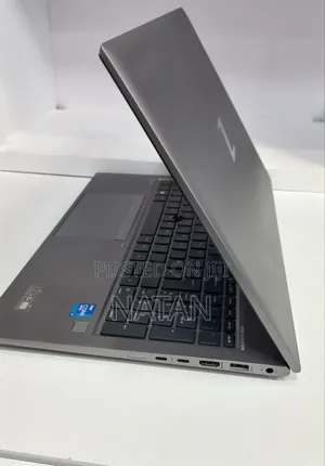 New Laptop HP ZBook Firefly 15 G7 16GB Intel Core i7 SSD 512GB