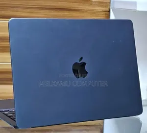 New Laptop Apple MacBook Air 2025 M4 16GB Apple M4 SSD 256GB