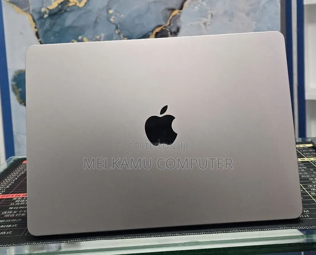 New Laptop Apple MacBook Air 2022 M2 16GB Apple M2 SSD 512GB