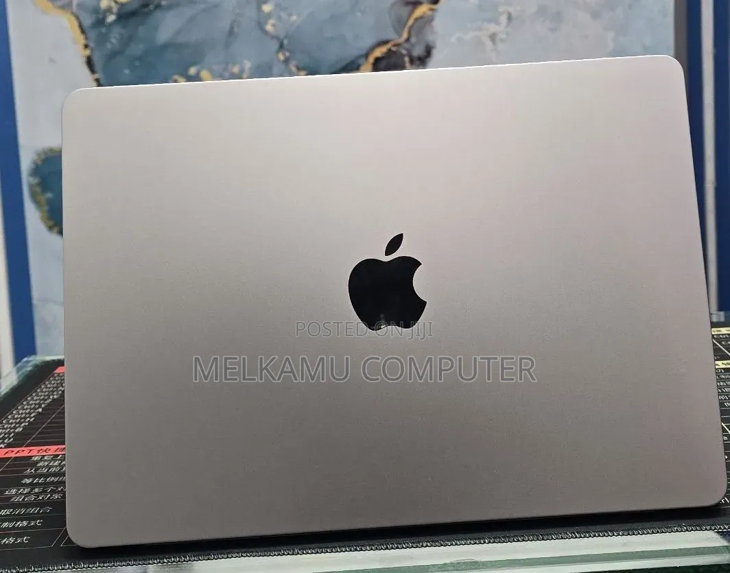 New Laptop Apple MacBook Air 2022 M2 16GB Apple M2 SSD 512GB