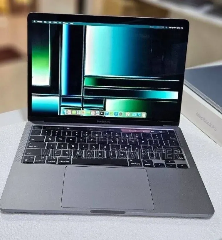 New Laptop Apple MacBook Pro 2022 M2 8GB Apple M2 SSD 256GB