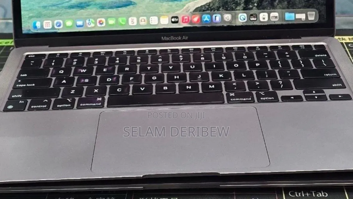 New Laptop Apple MacBook Air 2020 M1 8GB Apple M1 SSD 256GB