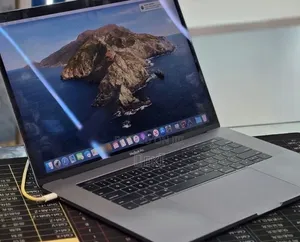 New Laptop Apple MacBook Pro 2018 32GB Intel Core i7 SSD 1T