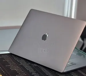 New Laptop Apple MacBook Pro 2018 32GB Intel Core i7 SSD 1T