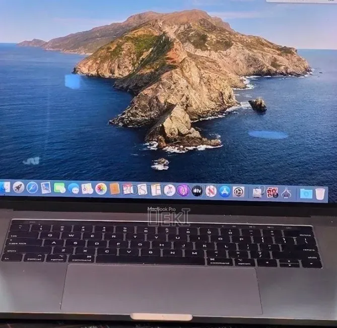 New Laptop Apple MacBook Pro 2018 32GB Intel Core i7 SSD 1T