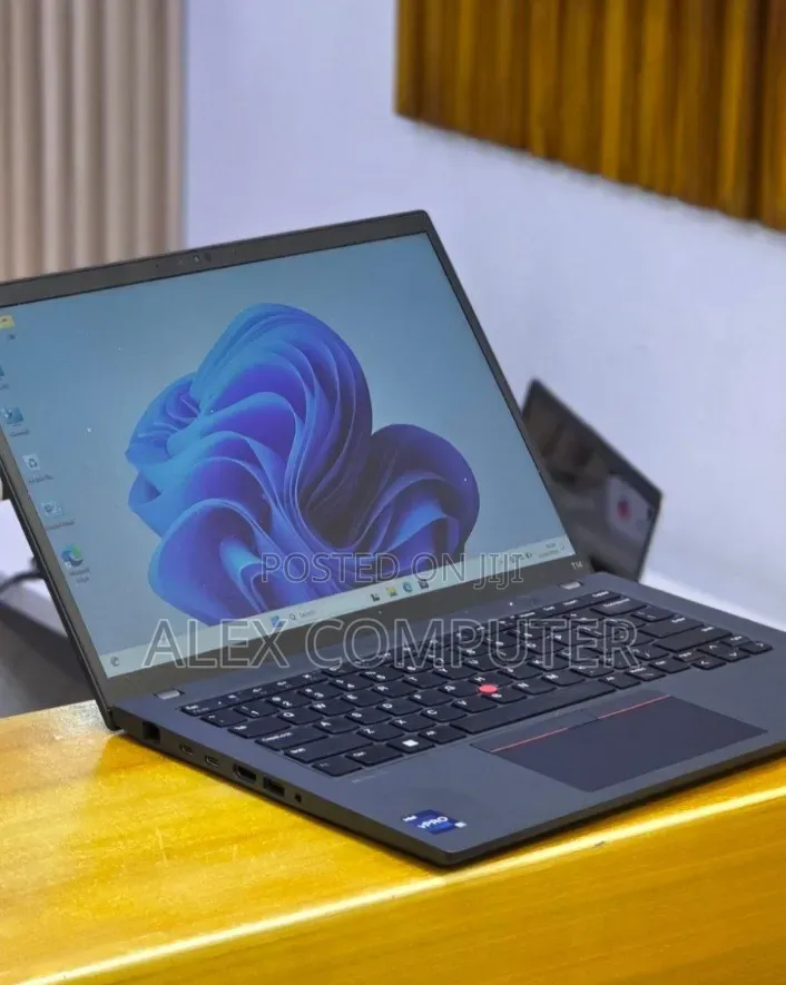 New Laptop Lenovo ThinkPad T14 G4 16GB Intel Core i5 SSD 512GB