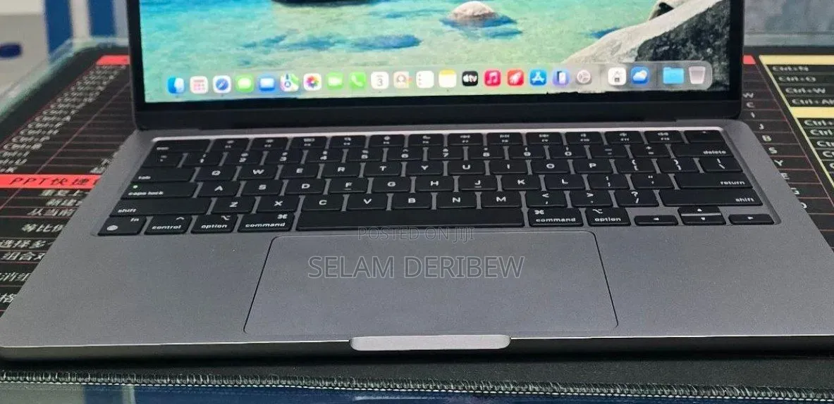 New Laptop Apple MacBook Air 2022 M2 16GB Apple M2 SSD 512GB