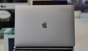 New Laptop Apple MacBook Pro 2017 16GB Intel Core i7 SSD 512GB