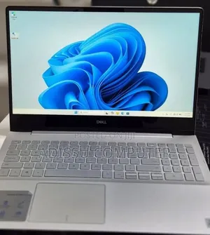 New Laptop Dell XPS 15 8GB Intel Core i5 SSD 256GB