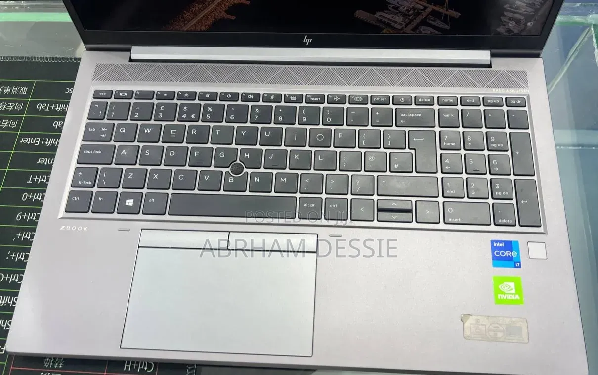 New Laptop HP ZBook Studio G8 16GB Intel Core i7 SSD 512GB