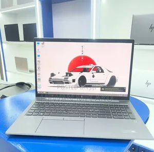 New Laptop HP ZBook Firefly G8 16GB Intel Core i7 SSD 512GB