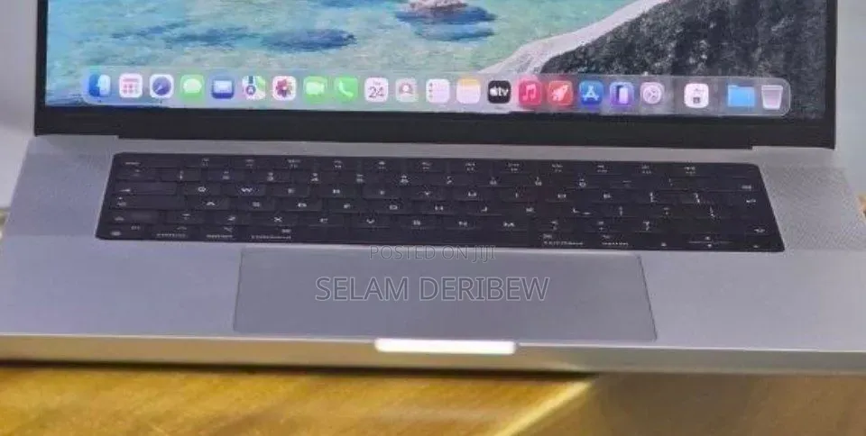 New Laptop Apple MacBook Pro 2020 M1 32GB Apple M1 Pro SSD 512GB