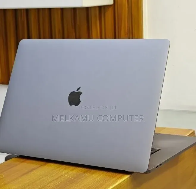 New Laptop Apple MacBook Pro 2018 32GB Intel Core i9 SSD 2T
