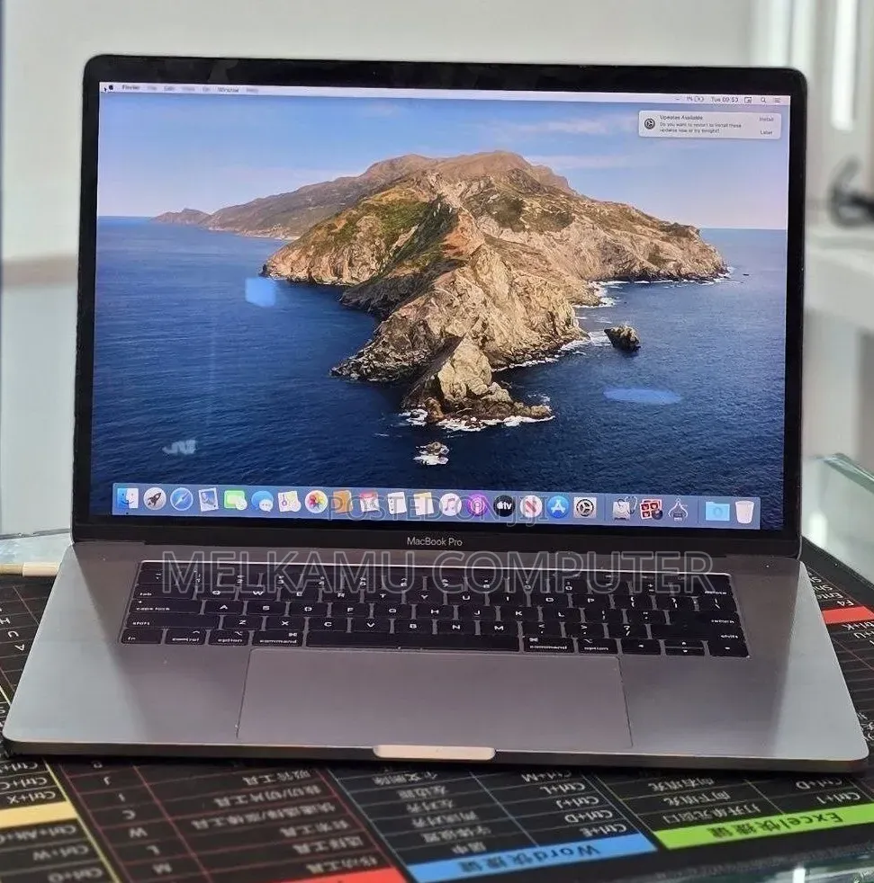 New Laptop Apple MacBook Pro 2018 32GB Intel Core i7 SSD 1T
