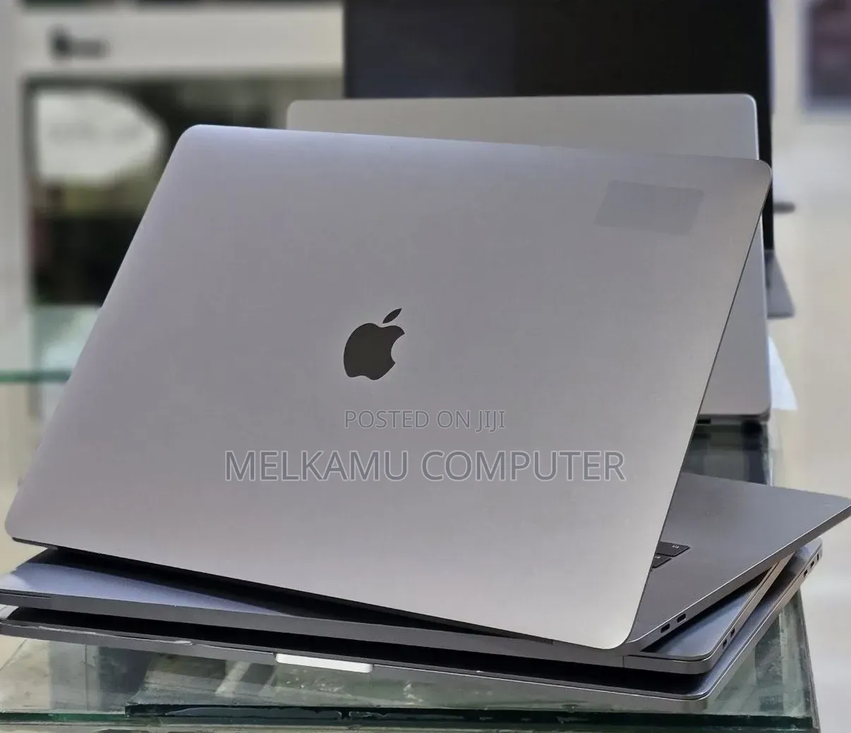 New Laptop Apple MacBook Pro 2017 16GB Intel Core i7 SSD 512GB
