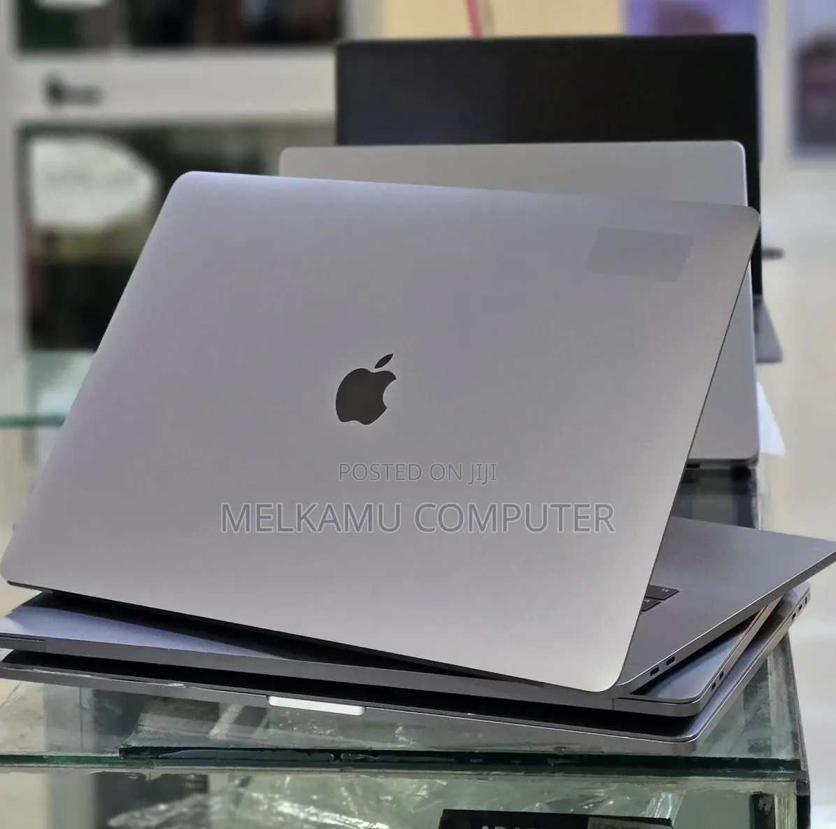 New Laptop Apple MacBook Pro 2017 16GB Intel Core i7 SSD 512GB