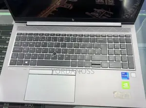 New Laptop HP ZBook Firefly G8 16GB Intel Core i7 SSD 512GB