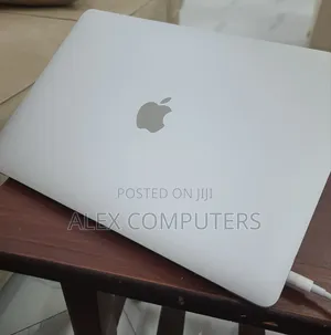 New Laptop Apple MacBook 16GB Apple M1 Pro SSD 256GB