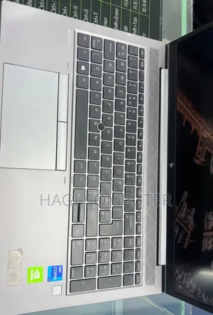 New Laptop HP ZBook Firefly G8 16GB Intel Core i7 SSD 512GB