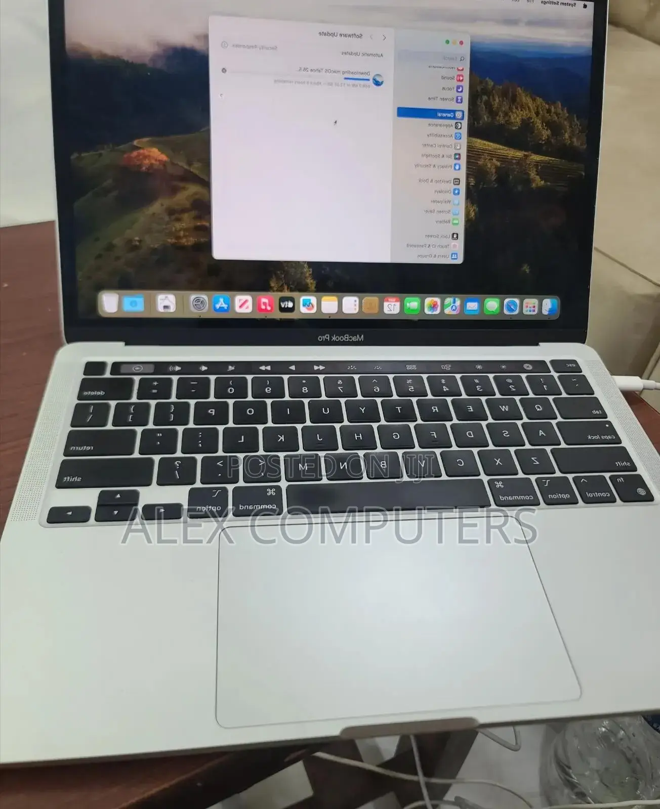 New Laptop Apple MacBook 16GB Apple M1 Pro SSD 256GB