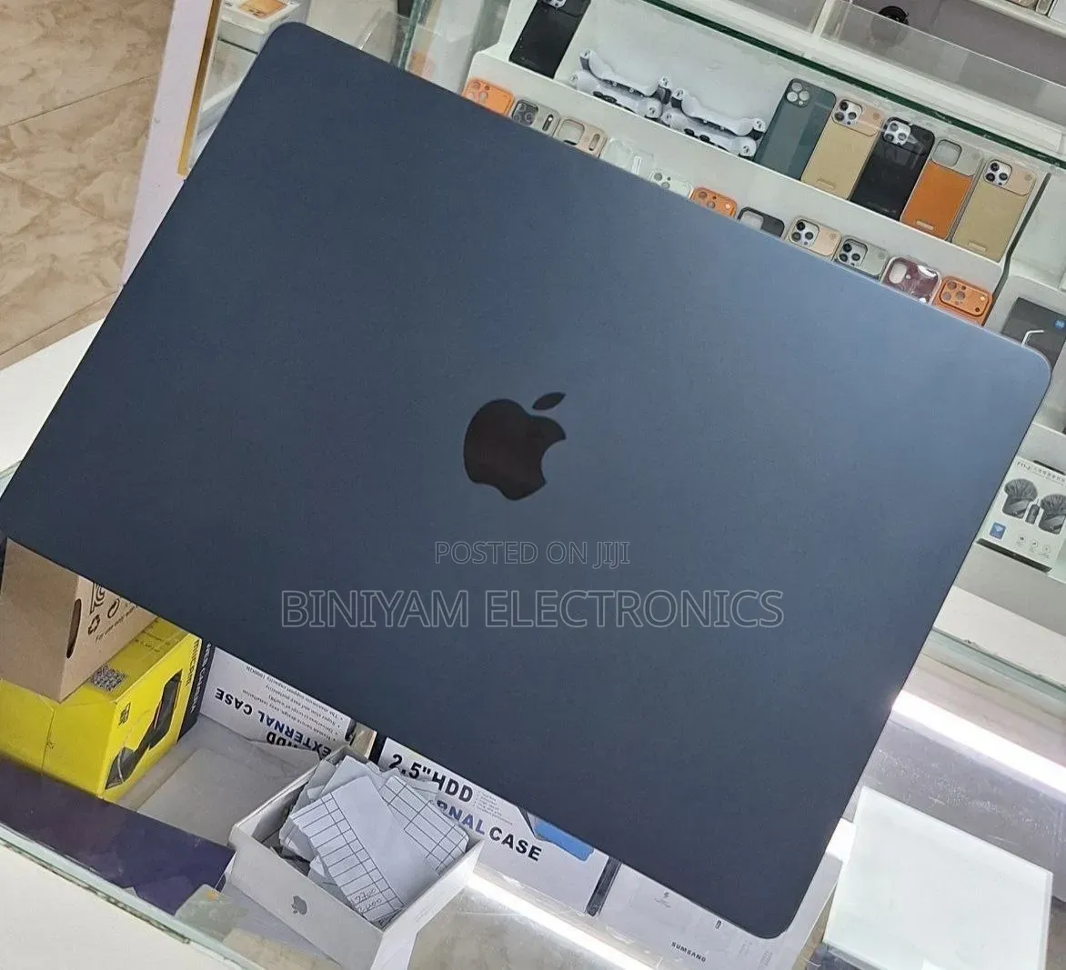 New Laptop Apple MacBook Air 2025 M4 16GB Apple M4 SSD 256GB