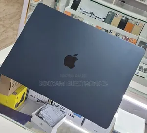 New Laptop Apple MacBook Air 2025 M4 16GB Apple M4 SSD 256GB