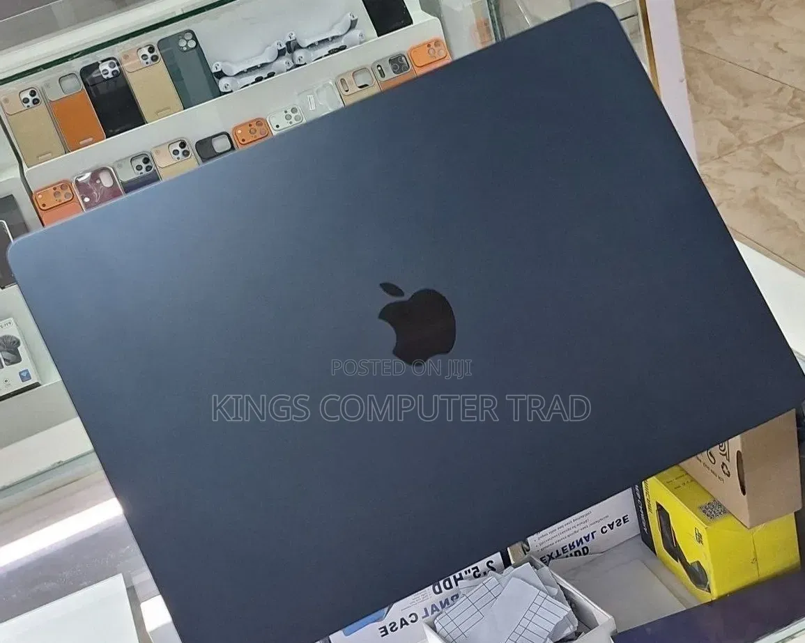 New Laptop Apple MacBook Air 2025 M4 16GB Apple M4 SSD 512GB