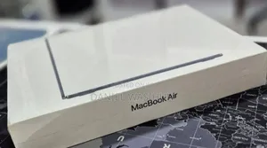 New Laptop Apple MacBook Air 2022 M2 8GB Apple M2 SSD 256GB