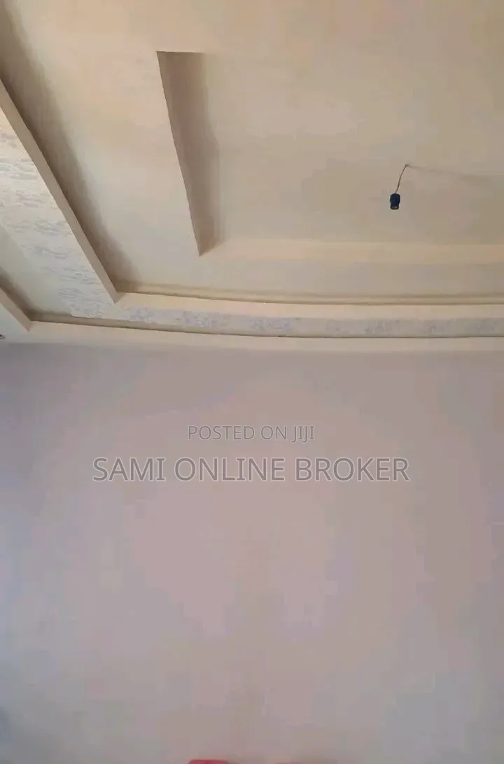 8bdrm House in Holeta, West Shewa for sale