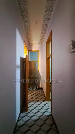 8bdrm House in Holeta, West Shewa for sale