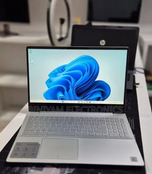 New Laptop Dell Inspiron 15 8GB Intel Core i5 SSD 256GB