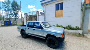 Mitsubishi L200 2000 Silver