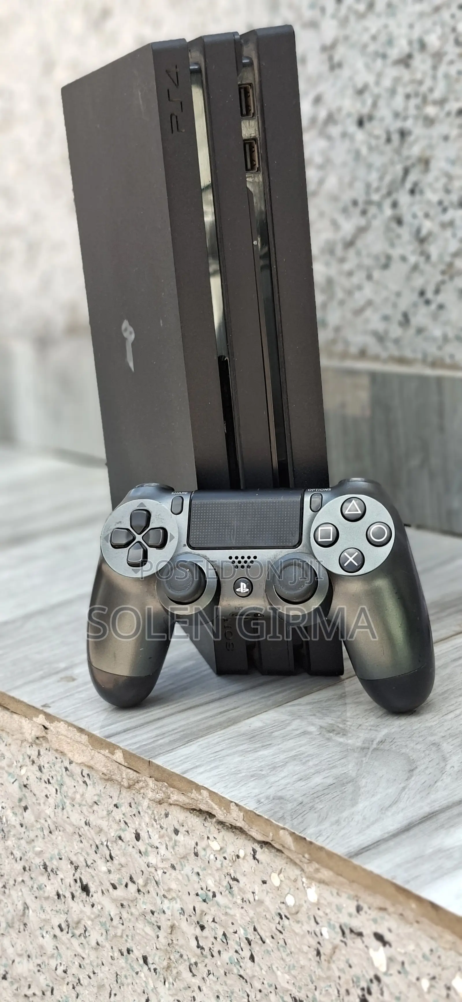 PS4 Pro With One Joystick