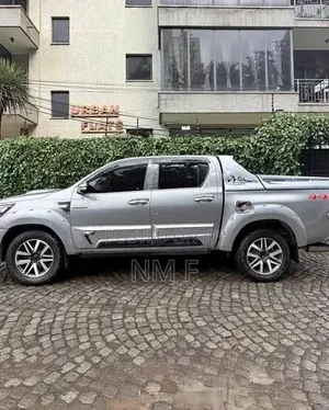 Toyota Hilux 2017 Silver