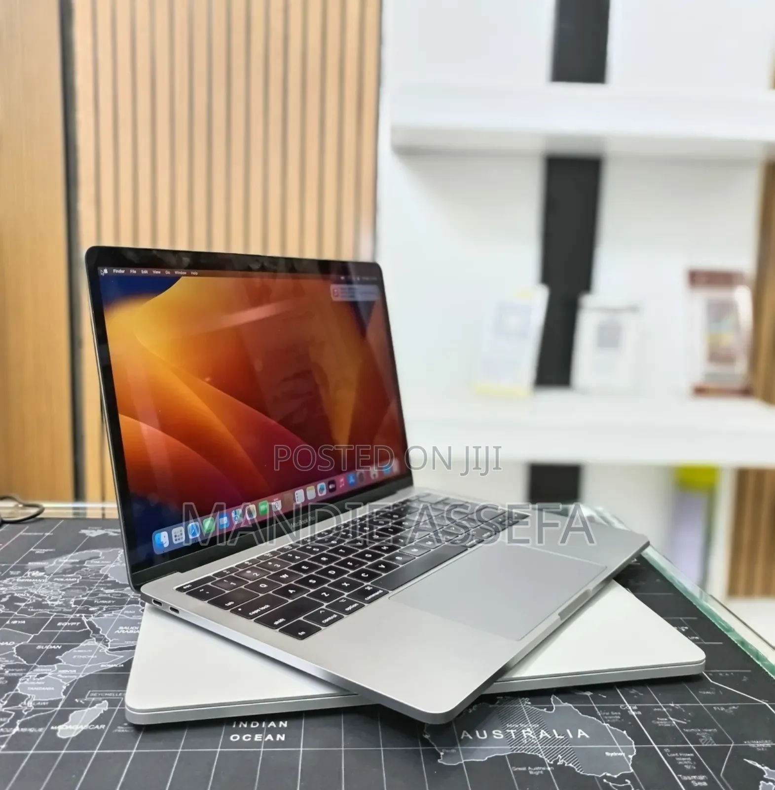 New Laptop Apple MacBook Pro 2017 16GB Intel Core i5 SSD 256GB