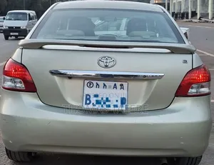 Toyota Belta 2007 Gold