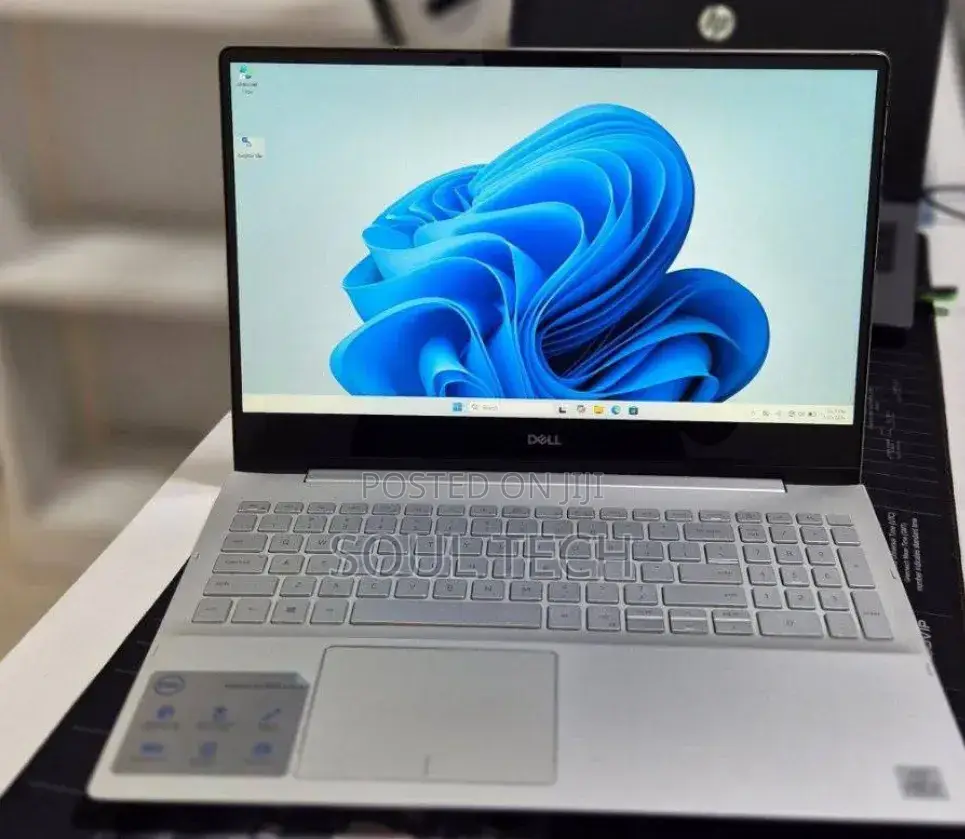 New Laptop Dell Inspiron 15 8GB Intel Core i5 SSD 256GB