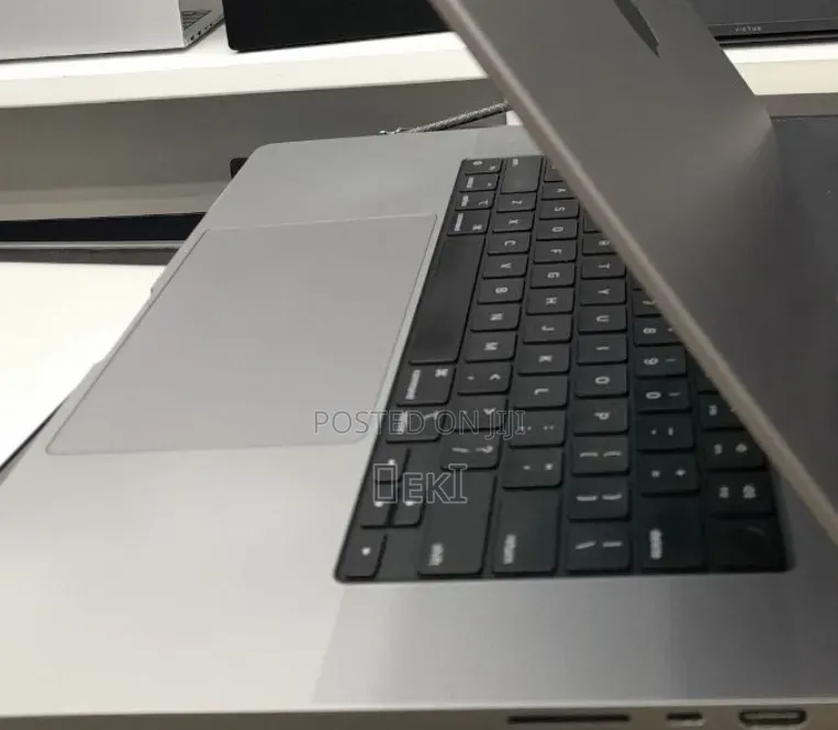 New Laptop Apple MacBook Pro 2021 M1 Max 32GB Apple M1 Max SSD 1T