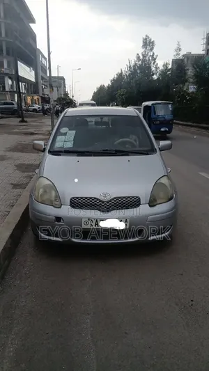 Toyota Vitz 2005 Silver