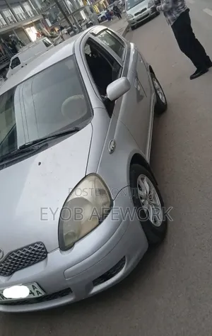 Toyota Vitz 2005 Silver