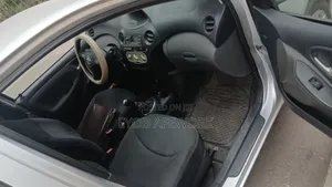 Toyota Vitz 2005 Silver