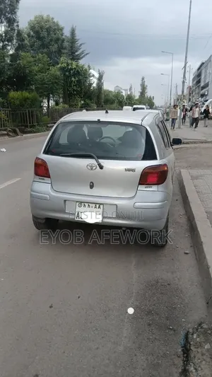 Toyota Vitz 2005 Silver
