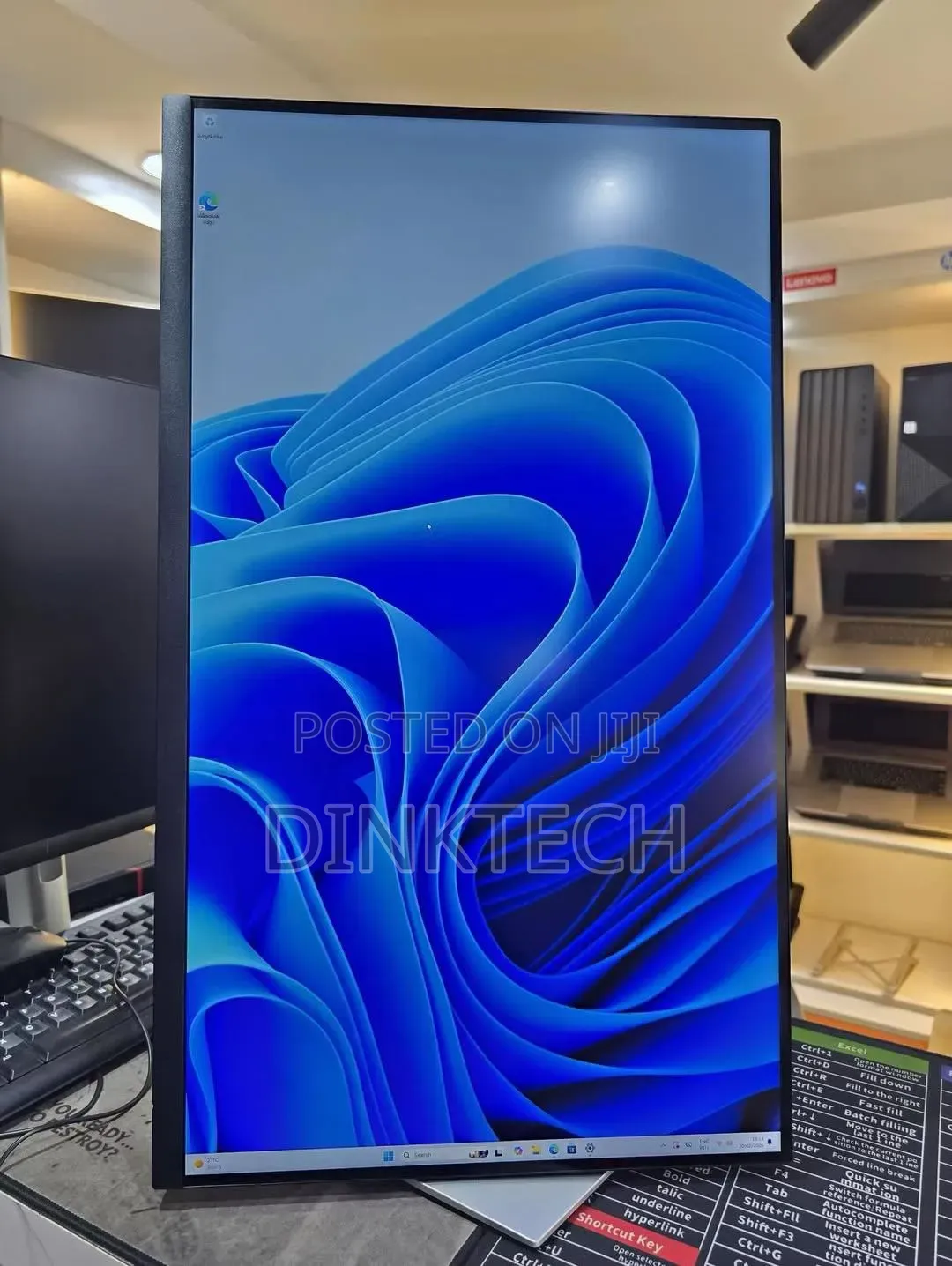 Dell UltraSharp U2722D – 27” QHD Monitor