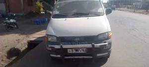 Toyota HiAce 2001 White