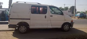 Toyota HiAce 2001 White