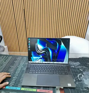 New Laptop Dell XPS 15 16GB Intel Core i7 SSD 512GB
