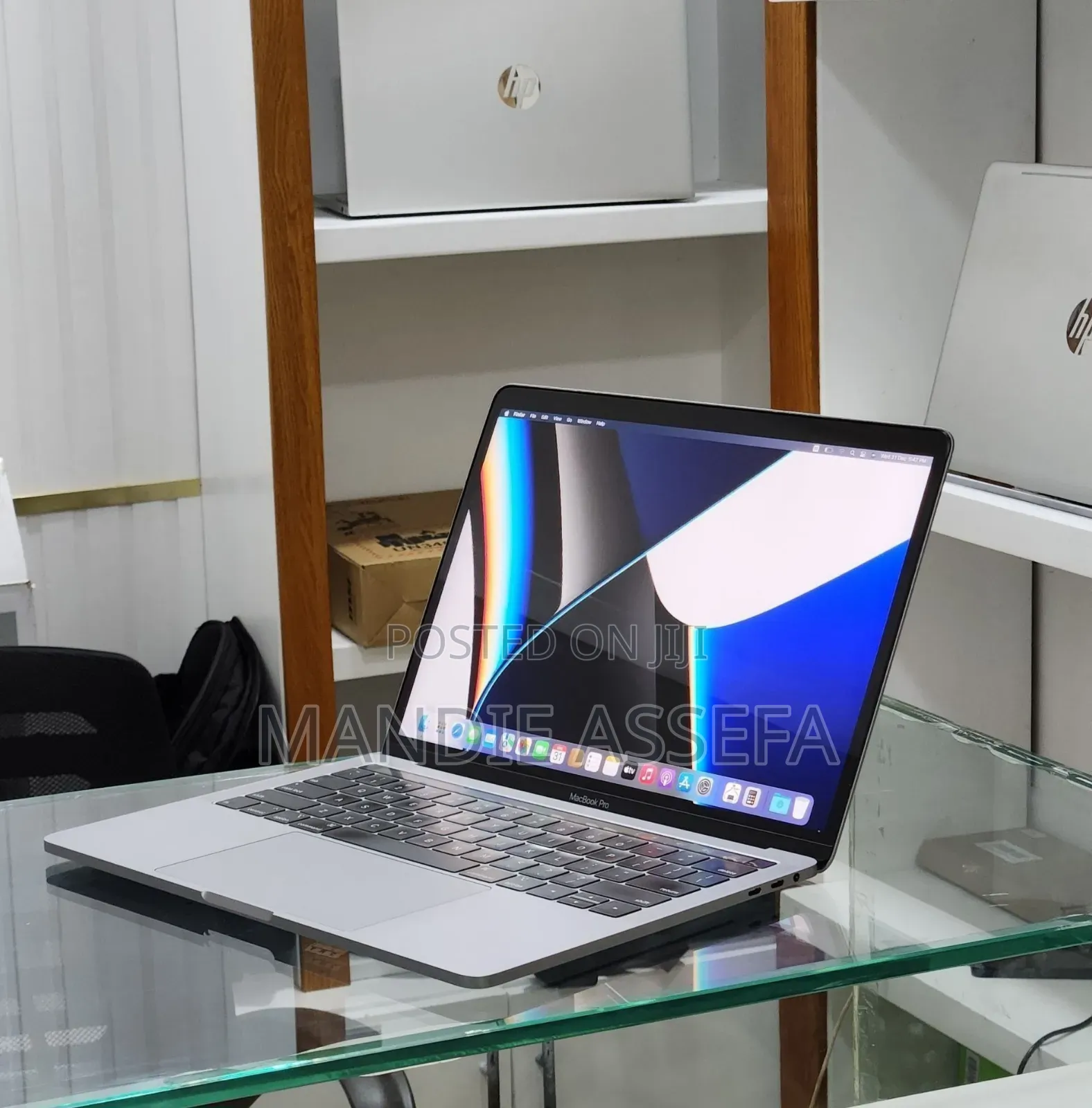 New Laptop Apple MacBook Pro 2019 16GB Intel Core i7 SSD 256GB