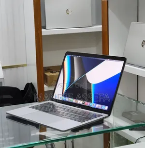 New Laptop Apple MacBook Pro 2019 16GB Intel Core i7 SSD 256GB