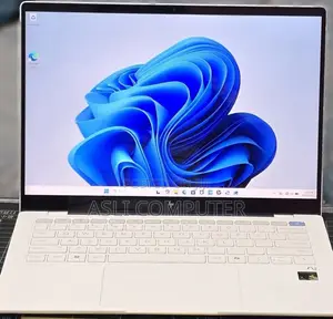 New HP OmniBook X Flip 14" 16GB Qualcomm Snapdragon X Elite SSD 1T